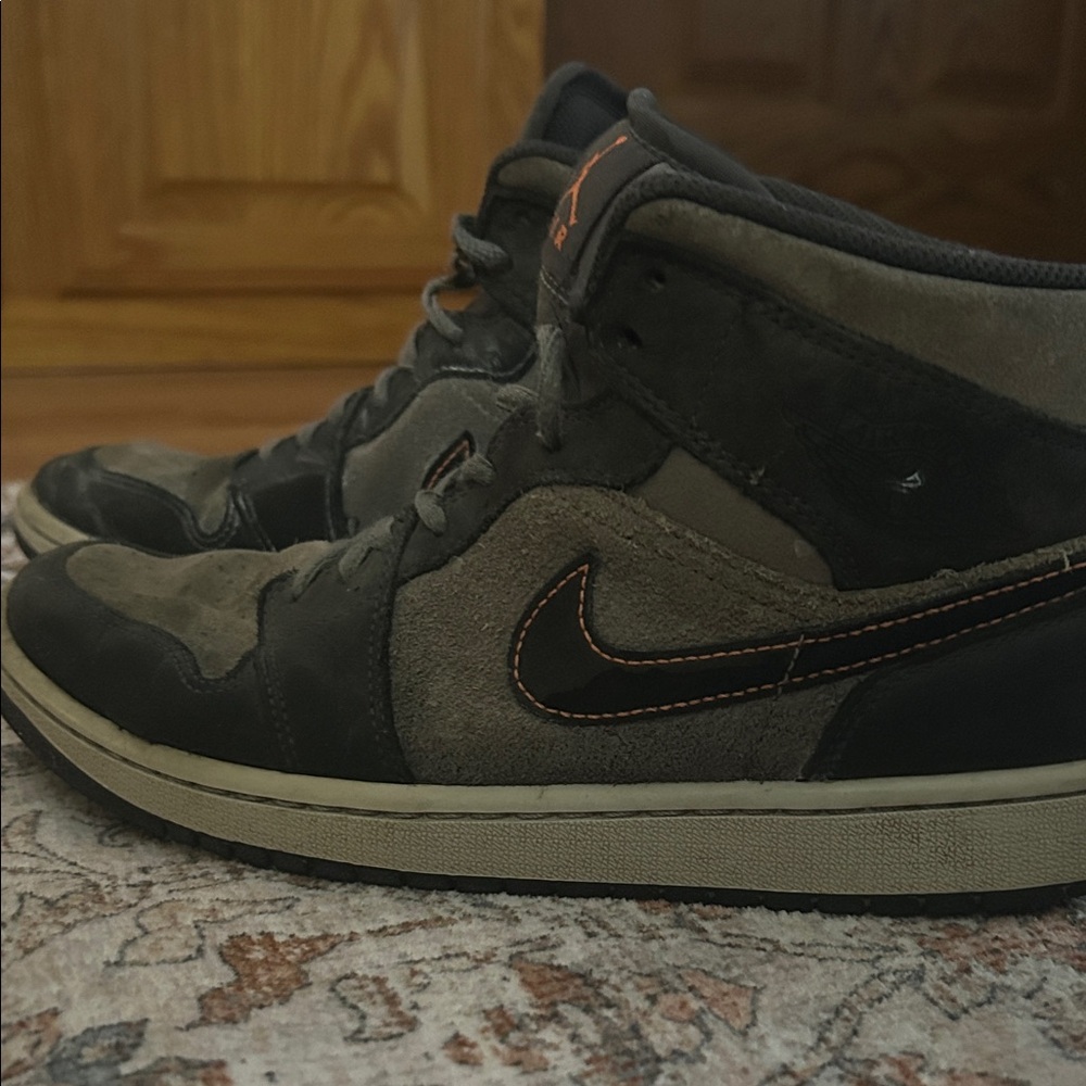 Nike Black and Gray Sneakers